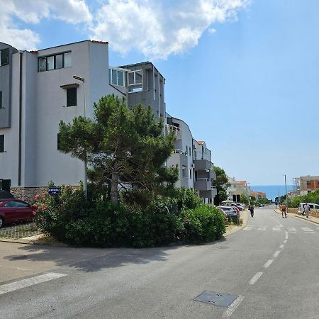 Apartments Bellevue Novalja Bagian luar foto
