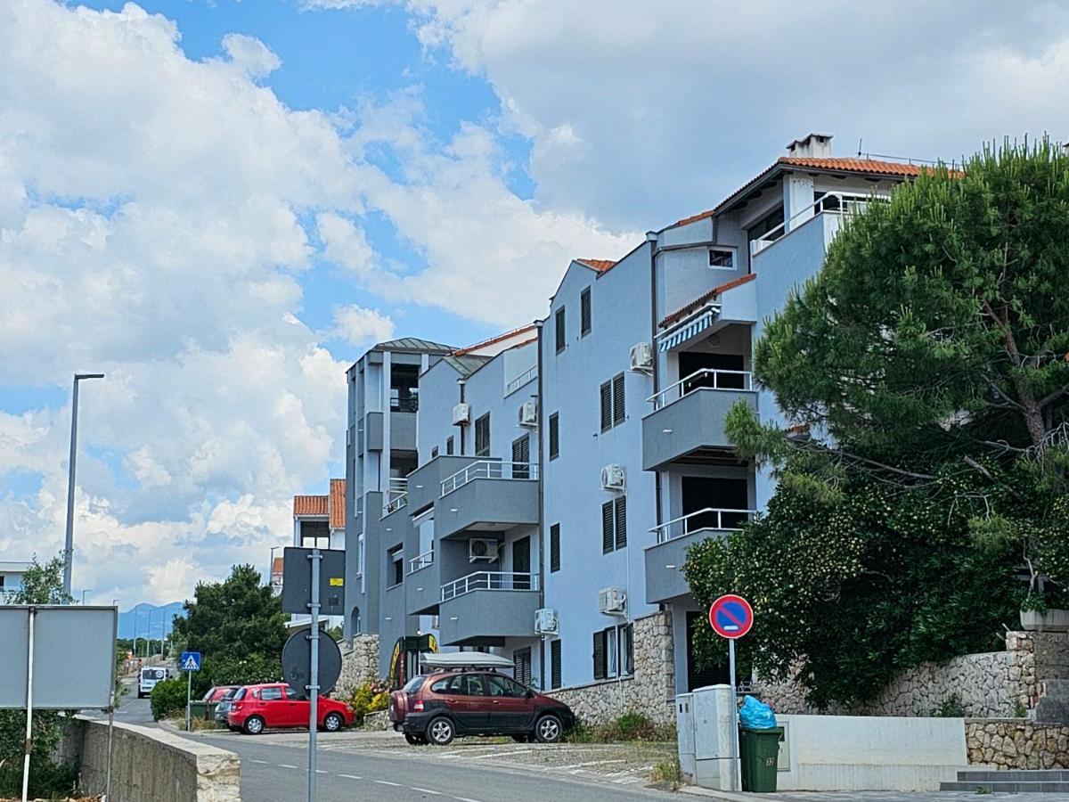 Apartments Bellevue Novalja Bagian luar foto