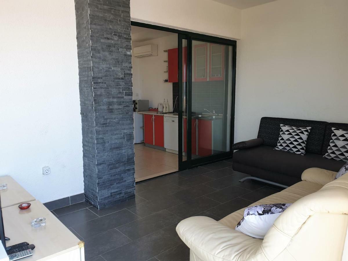 Apartments Bellevue Novalja Bagian luar foto
