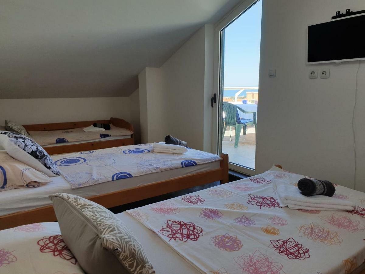 Apartments Bellevue Novalja Bagian luar foto